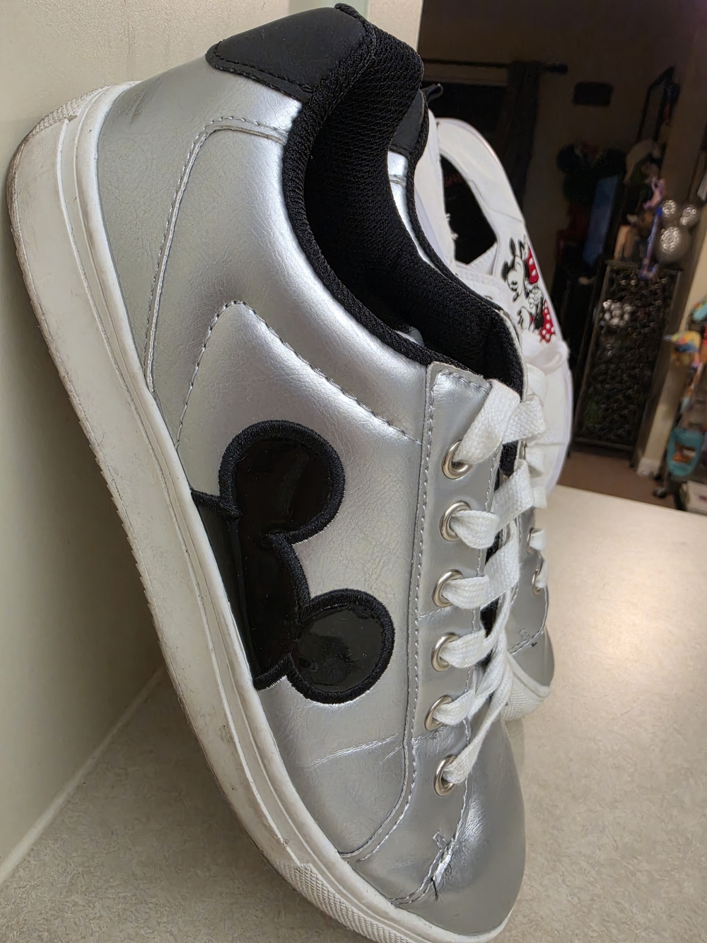 Mickey Mouse Silver Sneakers Women’s Size 10 Disney Shoes Metallic